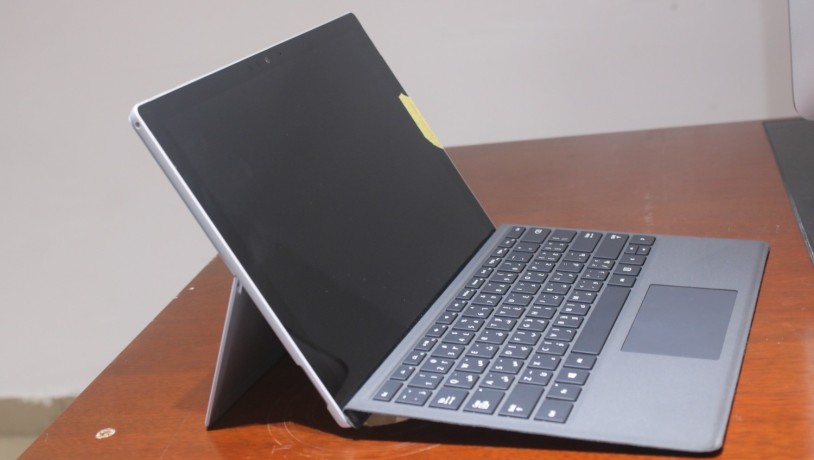 uk-used-surface-pro-4core-i7-8gb256gb-8th-gen-big-0